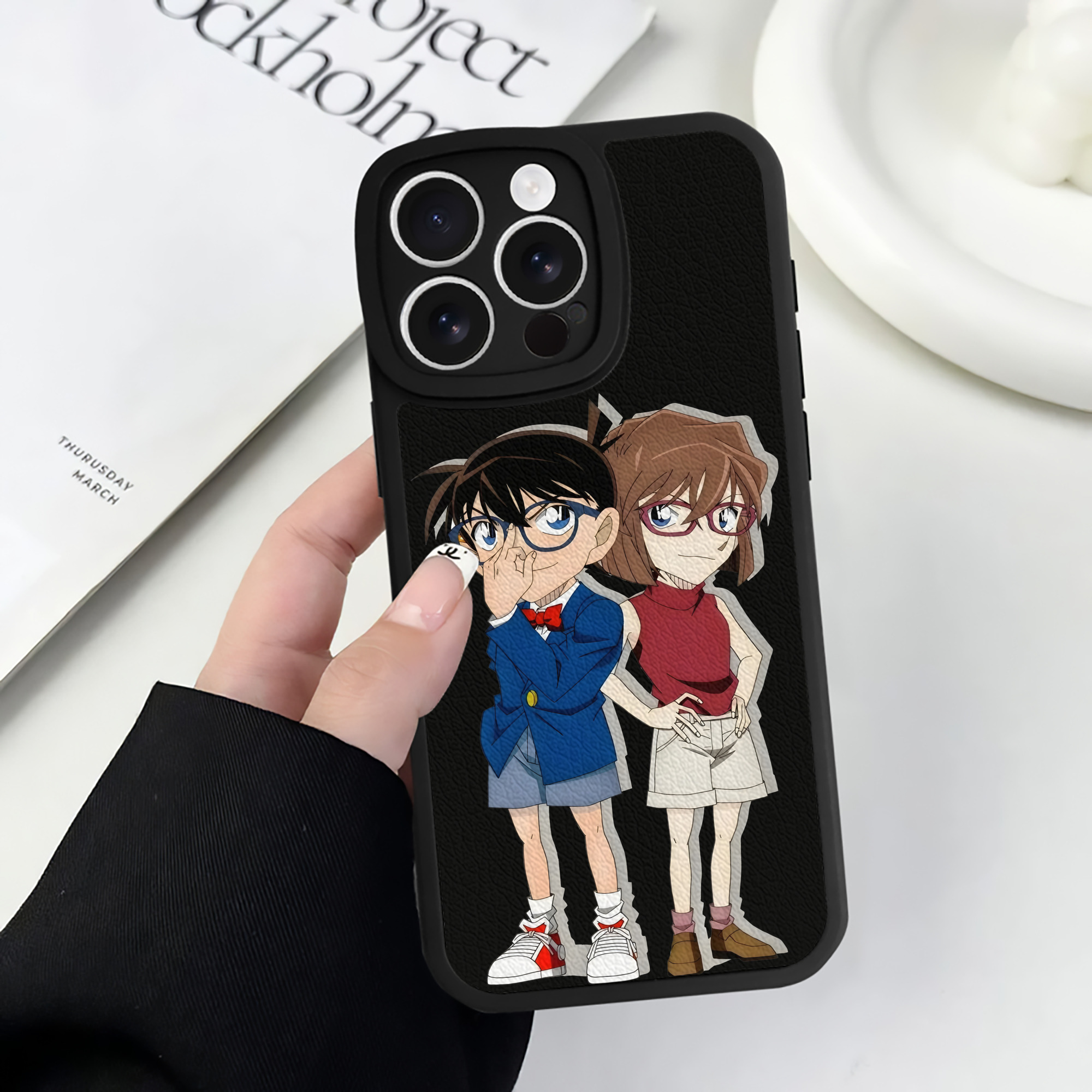 （画像用） 名探偵コナン 灰原 哀 はいばら あい Detective Conan Anita Hailey、Vi Graythorn Haibara Ai 【iPhone 16シリーズ対応】シリコンスマホケース（レザー調） 材質：シリコン